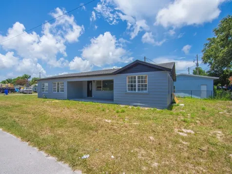 2556 44th Street Vero Beach FL 32967