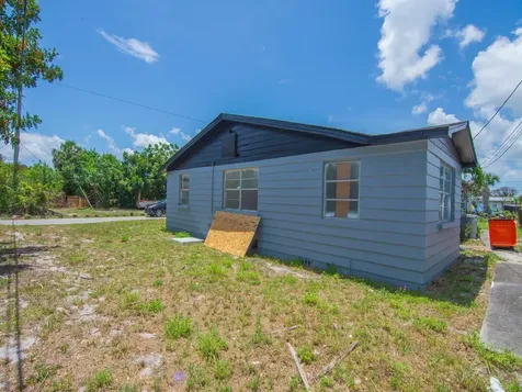 2556 44th Street Vero Beach FL 32967