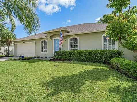 6029 Ridge Lake Circle Vero Beach FL 32967