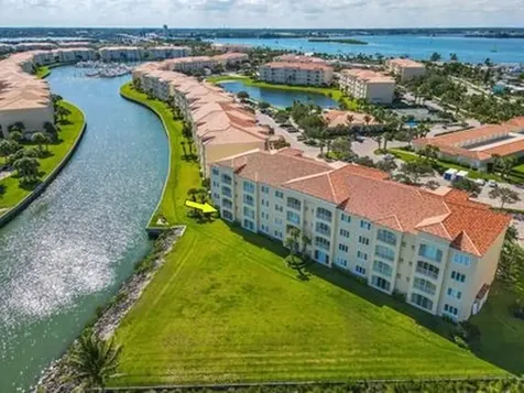4 Harbour Isle Drive E Fort Pierce FL 34949