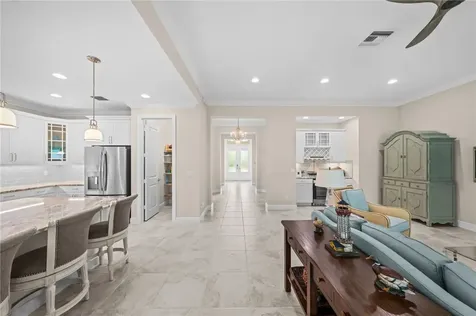 1095 Camelot Way Vero Beach FL 32966