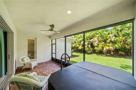 1095 Camelot Way Vero Beach FL 32966