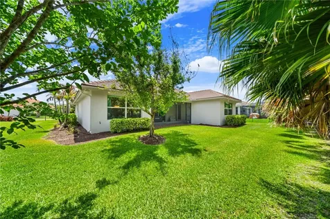 1095 Camelot Way Vero Beach FL 32966