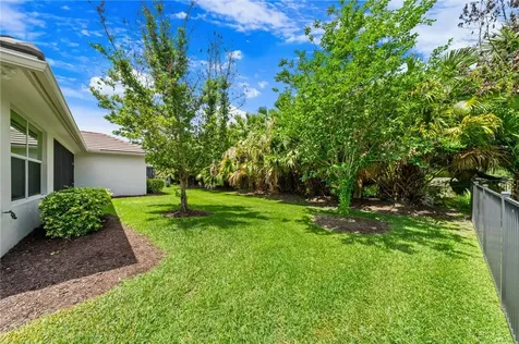 1095 Camelot Way Vero Beach FL 32966