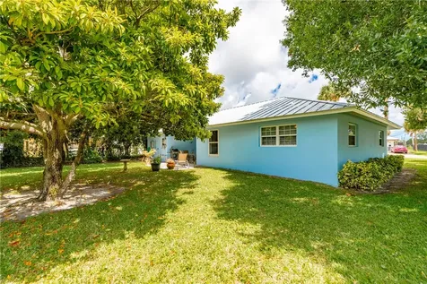 1425 20th Avenue Vero Beach FL 32960