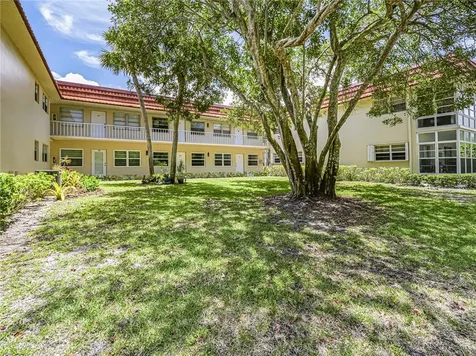 109 Spring Lake Court Vero Beach FL 32962