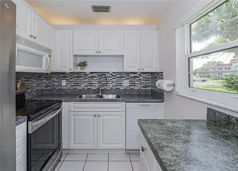 109 Spring Lake Court Vero Beach FL 32962