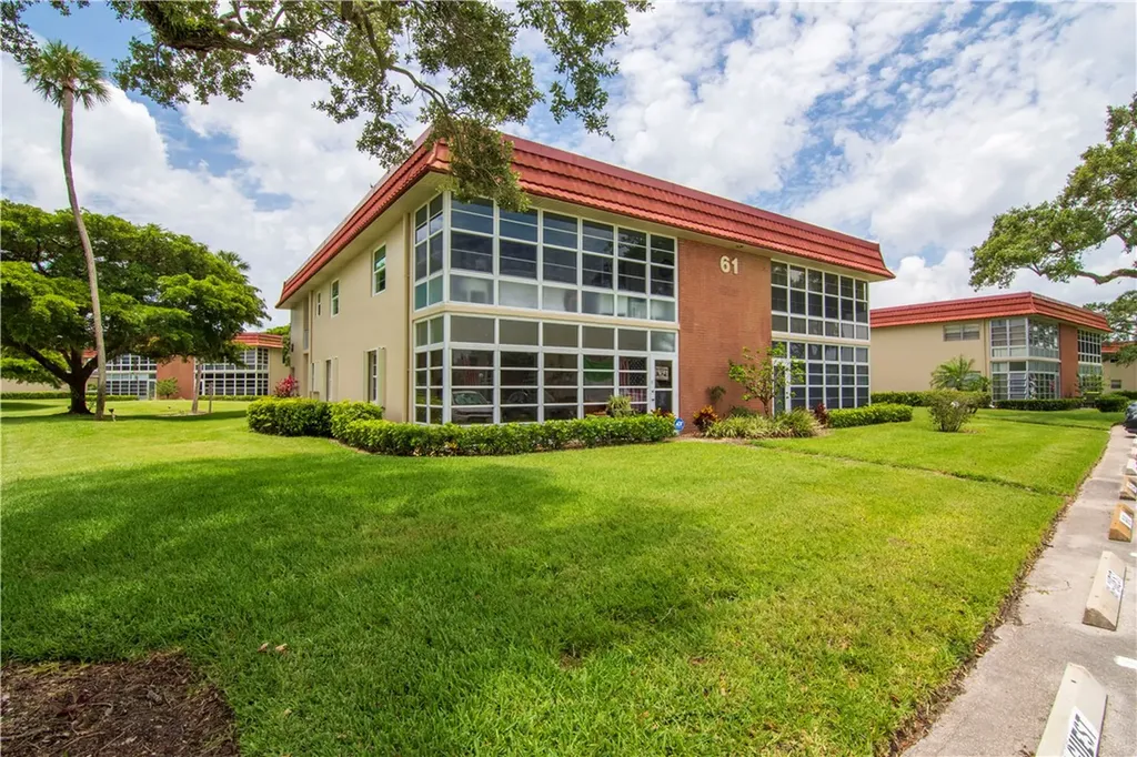 61 Woodland Drive Vero Beach FL 32692