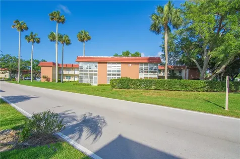 17 Vista Palm Lane Vero Beach FL 32962