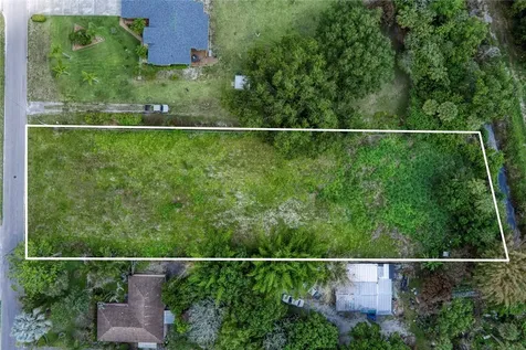 4606 32nd Avenue Vero Beach FL 32967