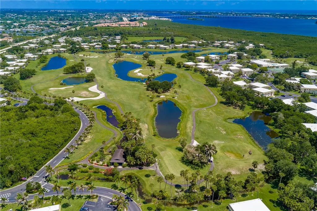 7 Vista Gardens Trail Vero Beach FL 32962