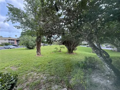4 Vista Gardens Trail Vero Beach FL 32962