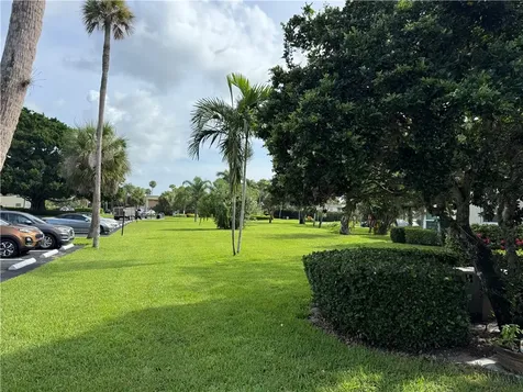 4 Vista Gardens Trail Vero Beach FL 32962