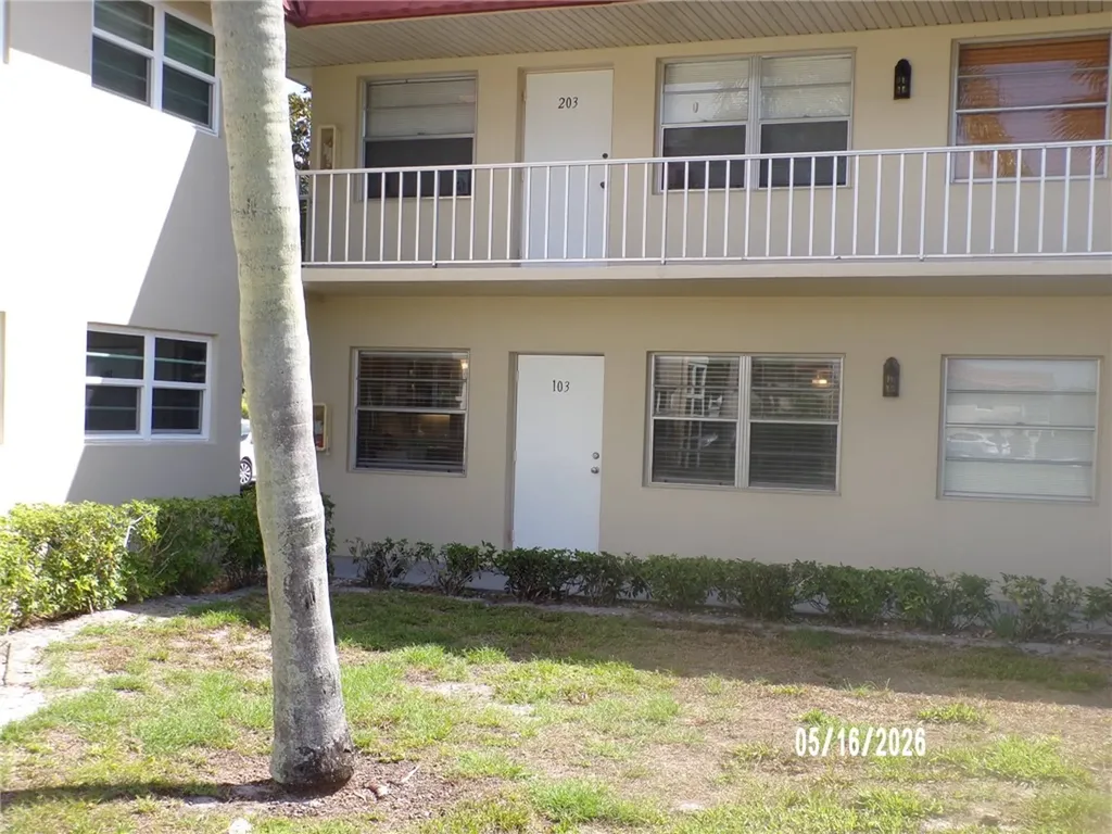 104 Royal Oak Drive Vero Beach FL 32962