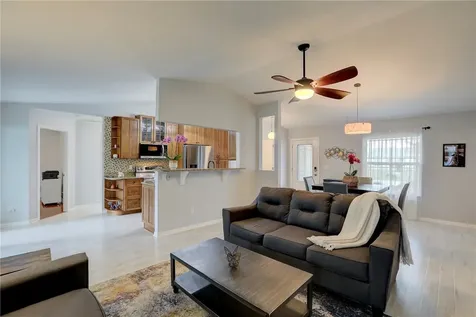 991 Dusseldorf Avenue NW Palm Bay FL 32907