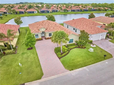 5523 49th Avenue Vero Beach FL 32967