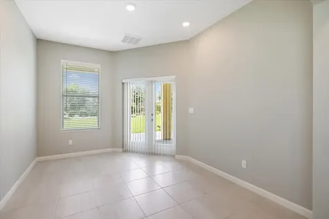 63 52nd Square Vero Beach FL 32968