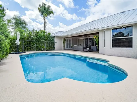 4460 12th Manor SW Vero Beach FL 32968