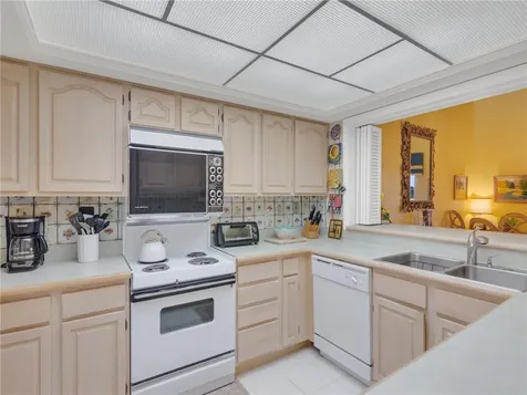 1880 Bay Road Vero Beach FL 32963