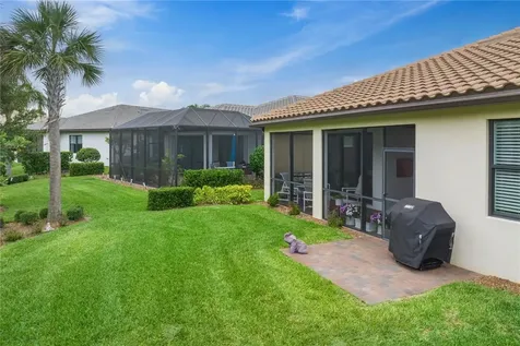 5048 Monroe Circle Vero Beach FL 32967