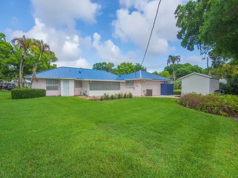 2301 Avalon Avenue Vero Beach FL 32960