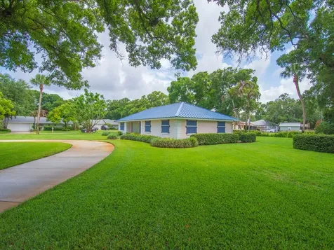 2301 Avalon Avenue Vero Beach FL 32960