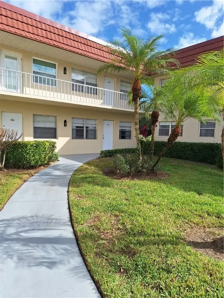 19 Pine Arbor Lane Vero Beach FL 32962