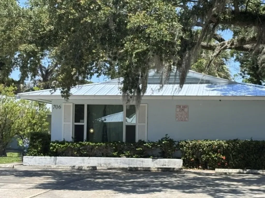706-720-738 19th Street Vero Beach FL 32960