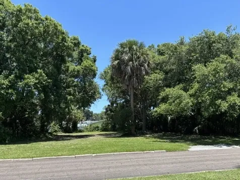 706-720-738 19th Street Vero Beach FL 32960