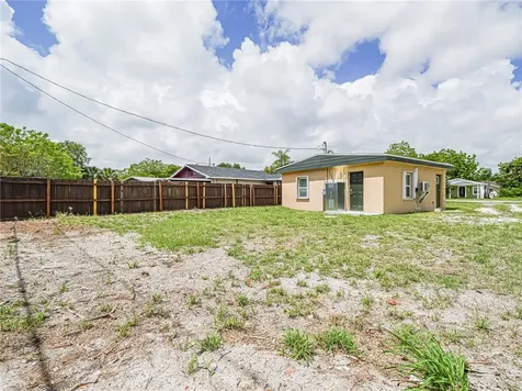 4716 29th Avenue Vero Beach FL 32967