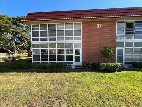 37 Pine Arbor Lane Vero Beach FL 32962
