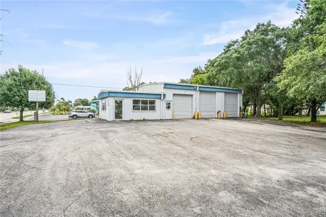 725 12th Street Vero Beach FL 32960