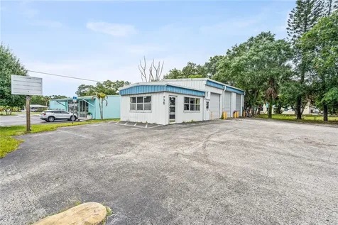 725 12th Street Vero Beach FL 32960