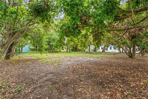725 12th Street Vero Beach FL 32960