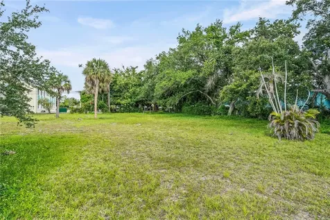 725 12th Street Vero Beach FL 32960