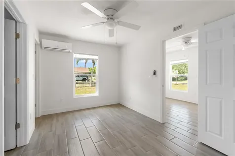 4576 30th Avenue Vero Beach FL 32967
