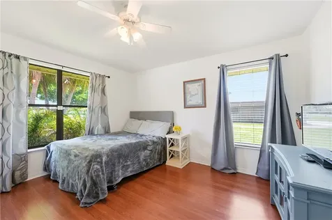 724 24th Square Vero Beach FL 32962