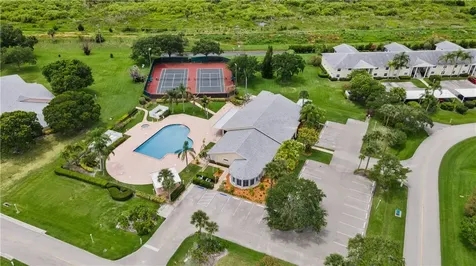625 W Lake Jasmine Circle Vero Beach FL 32962