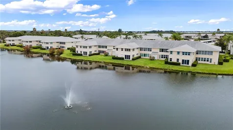 625 W Lake Jasmine Circle Vero Beach FL 32962
