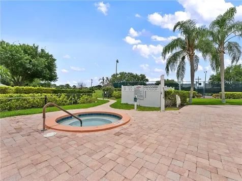 625 W Lake Jasmine Circle Vero Beach FL 32962