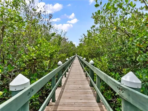 625 W Lake Jasmine Circle Vero Beach FL 32962