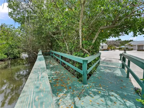 625 W Lake Jasmine Circle Vero Beach FL 32962