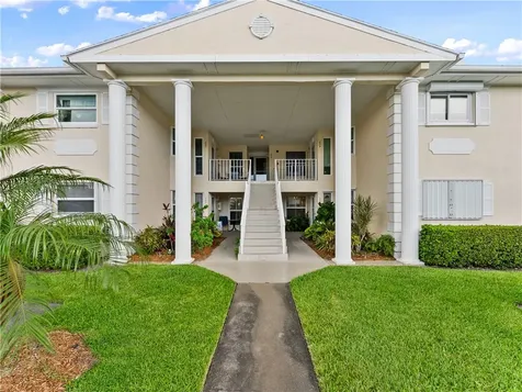 625 W Lake Jasmine Circle Vero Beach FL 32962