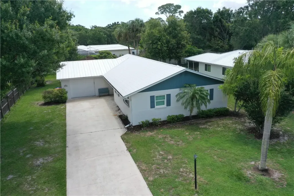 1316 35th Avenue Vero Beach FL 32960