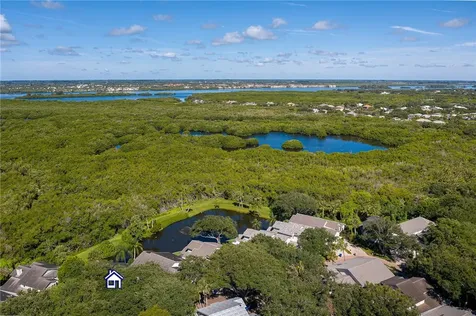 220 S Peppertree Drive Vero Beach FL 32963