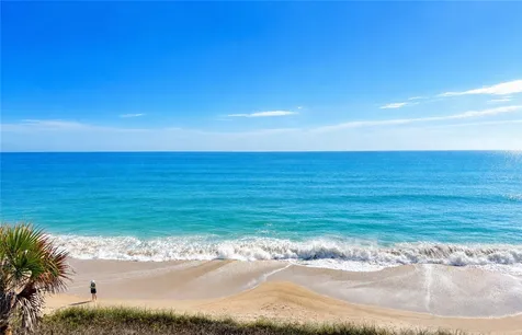 1195 Winding Oaks Circle E Vero Beach FL 32963