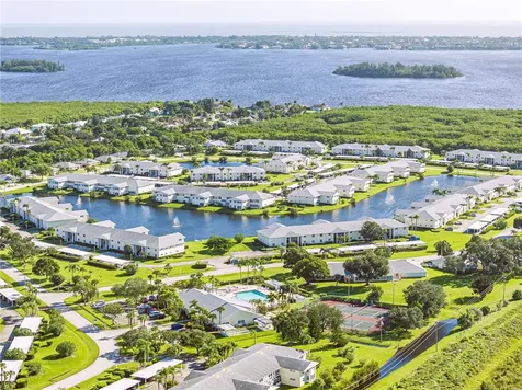 464 Grove Isle Circle Vero Beach FL 32962