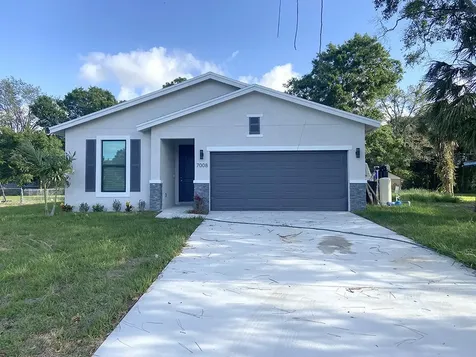 7704 Pacific Avenue Fort Pierce FL 34951