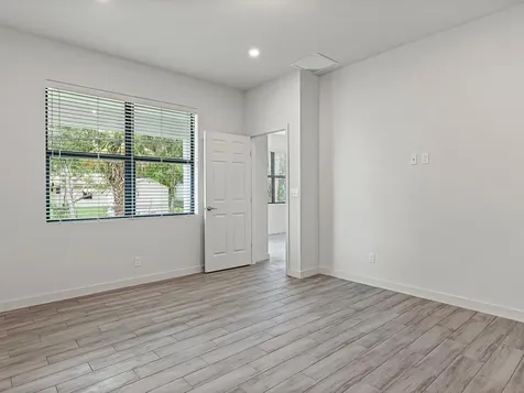 7704 Pacific Avenue Fort Pierce FL 34951