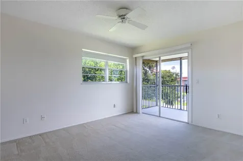 75 Royal Oak Court Vero Beach FL 32962